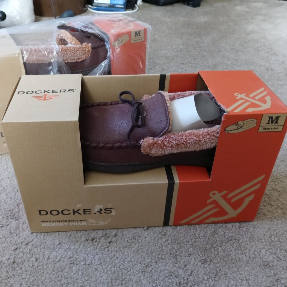 NWT Dockers Men's 8-9 Aviator Style MOC Memory Foam Loafer Moccasin Slippers